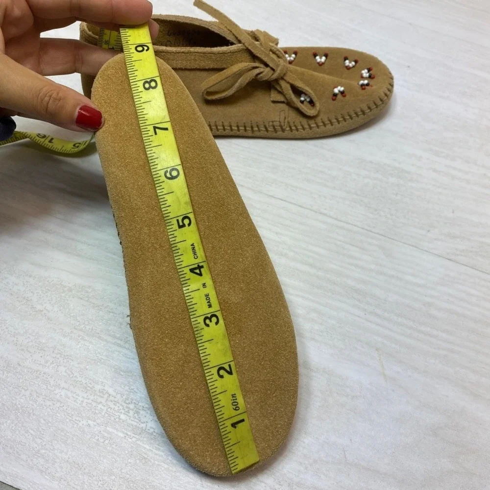 Minnetonka Kids Size 3 Moccasin Bootie Beaded Tan Suede Leather Softsole 2416